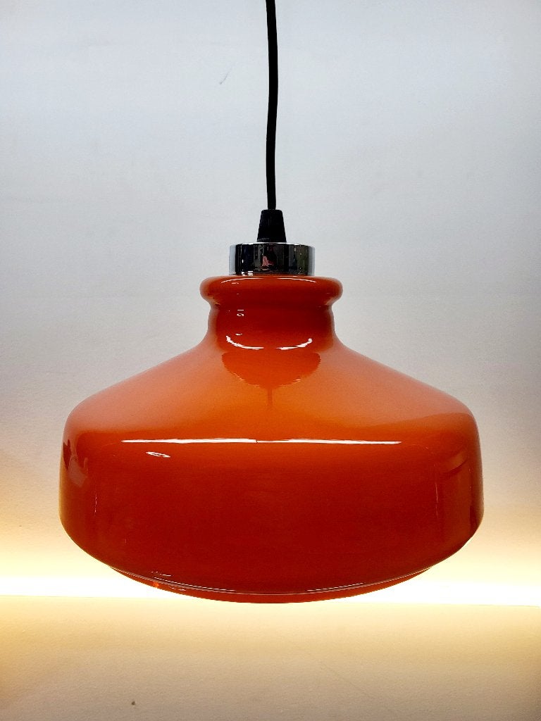 Vintage oranje opaline glazen hanglamp met chromé , jaren 60, Verzamelen, Ophalen