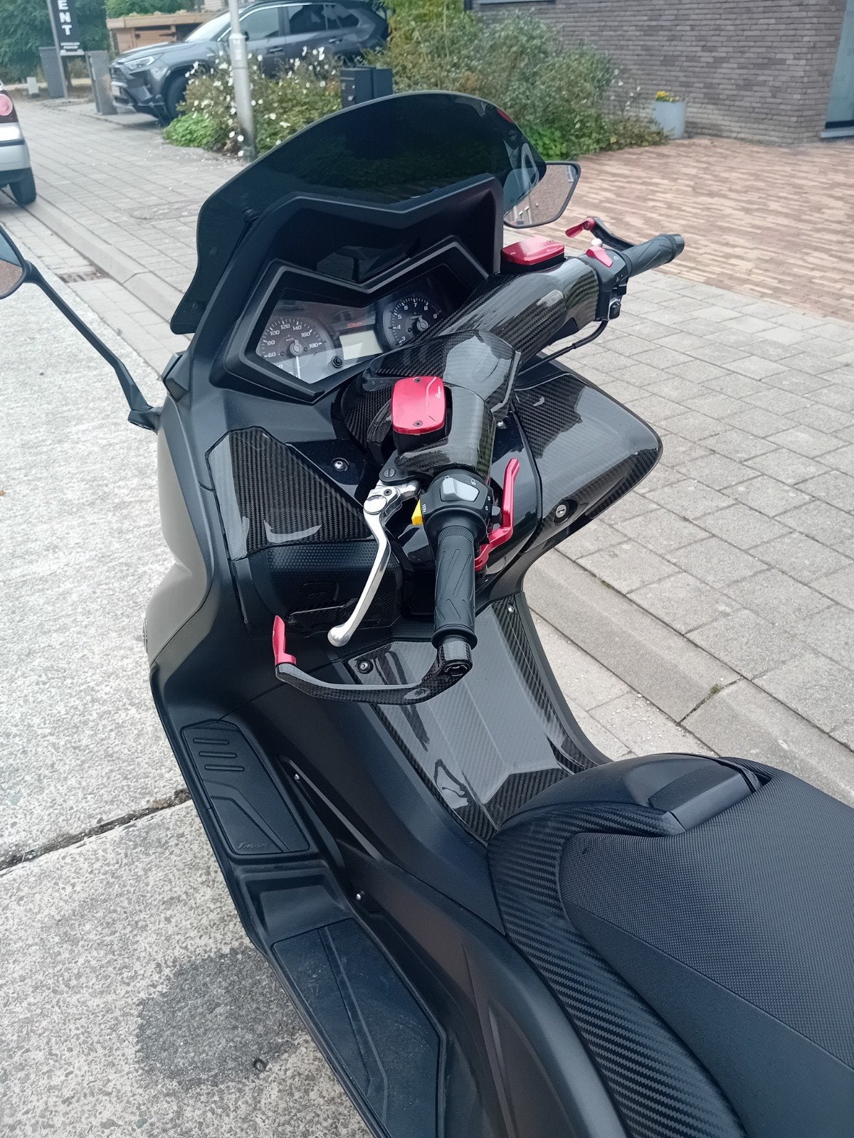 T-MAX 530 2105, Particulier