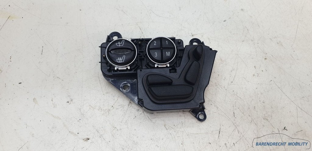Stoelverstelling schakelaar R230 SL Mercedes 2308211051 rech, Auto-onderdelen, Gebruikt, Mercedes-Benz AG, Mercedes-Benz, Mercedesstrasse 120
70372  Stuttgart, DE