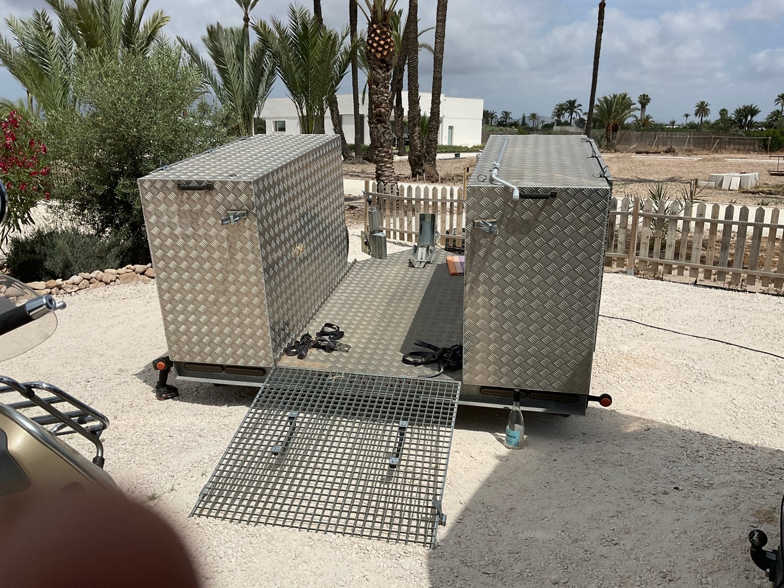 Remorque à moto avec 2 grandes valises de 900 l, 1 pièce, Enlèvement, Utilisé