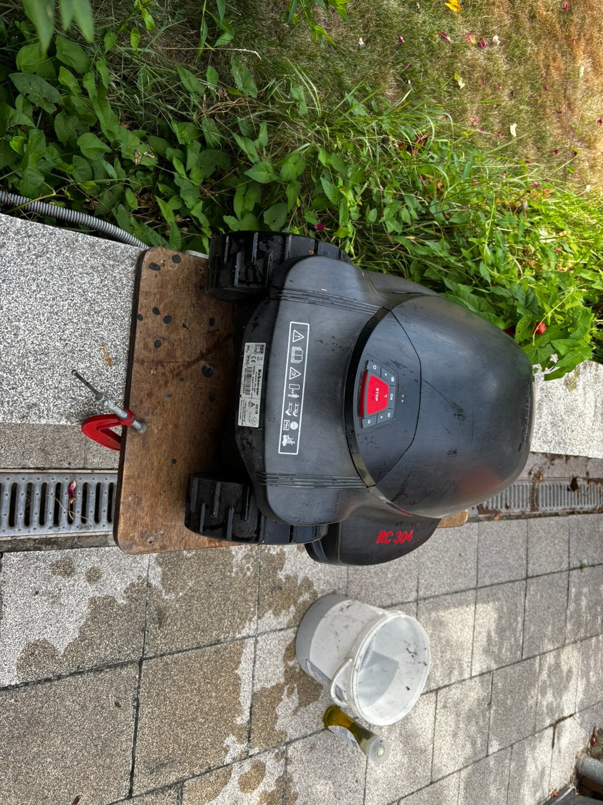 Robomow RC 304, Enlèvement, Utilisé, Plus de 25 cm, Contrôlable via l'application