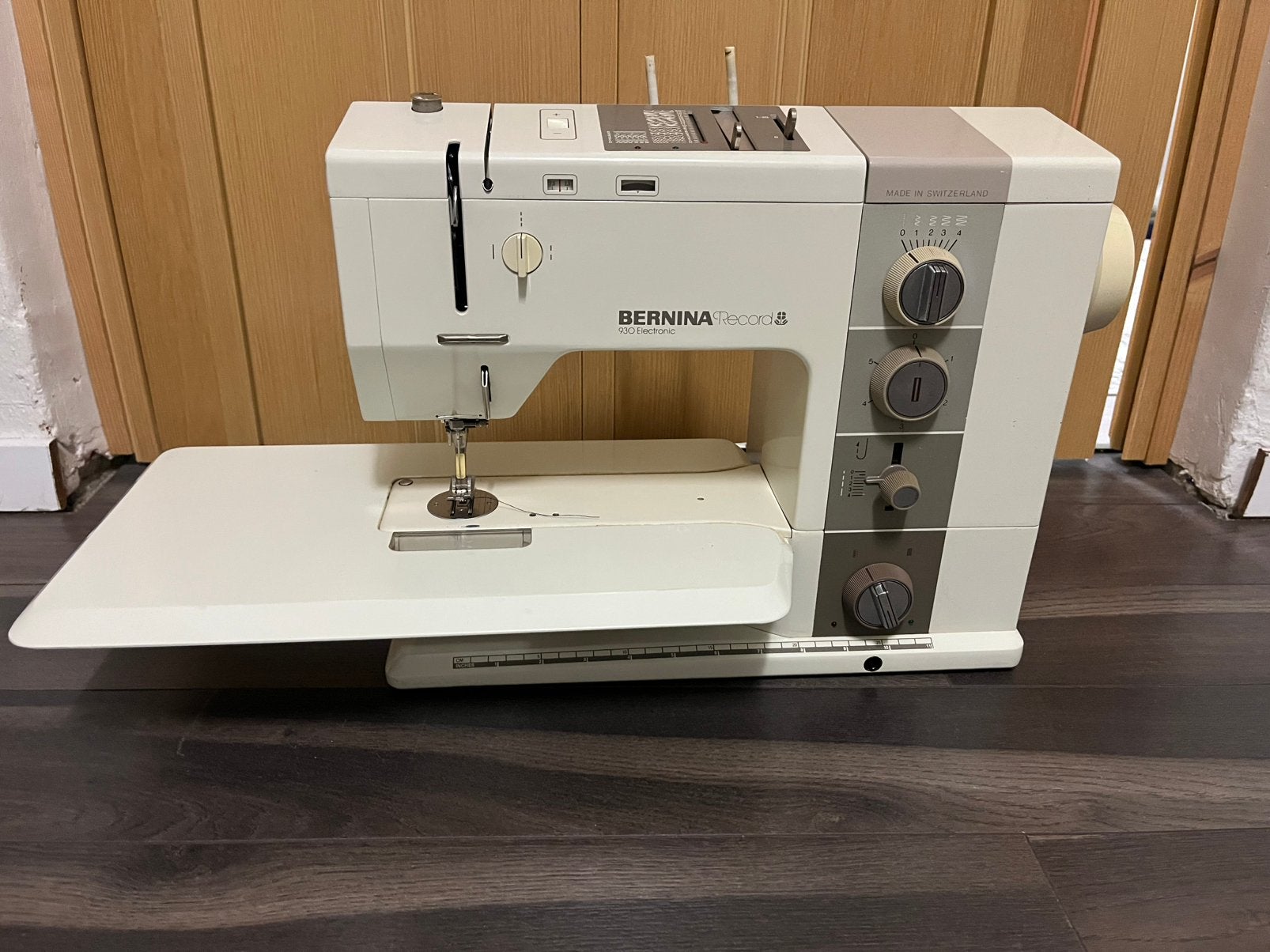 Bernina 930 vrijarm naaimachine, Hobby & Loisirs créatifs, Enlèvement ou Envoi, Comme neuf, Machine à coudre, Bernina