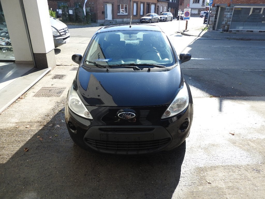 Ford Ka 1.2i voor opmaak of export aan meeneemprijs., Auto's, Voorwielaandrijving, Euro 5, Stof, 1242 cc