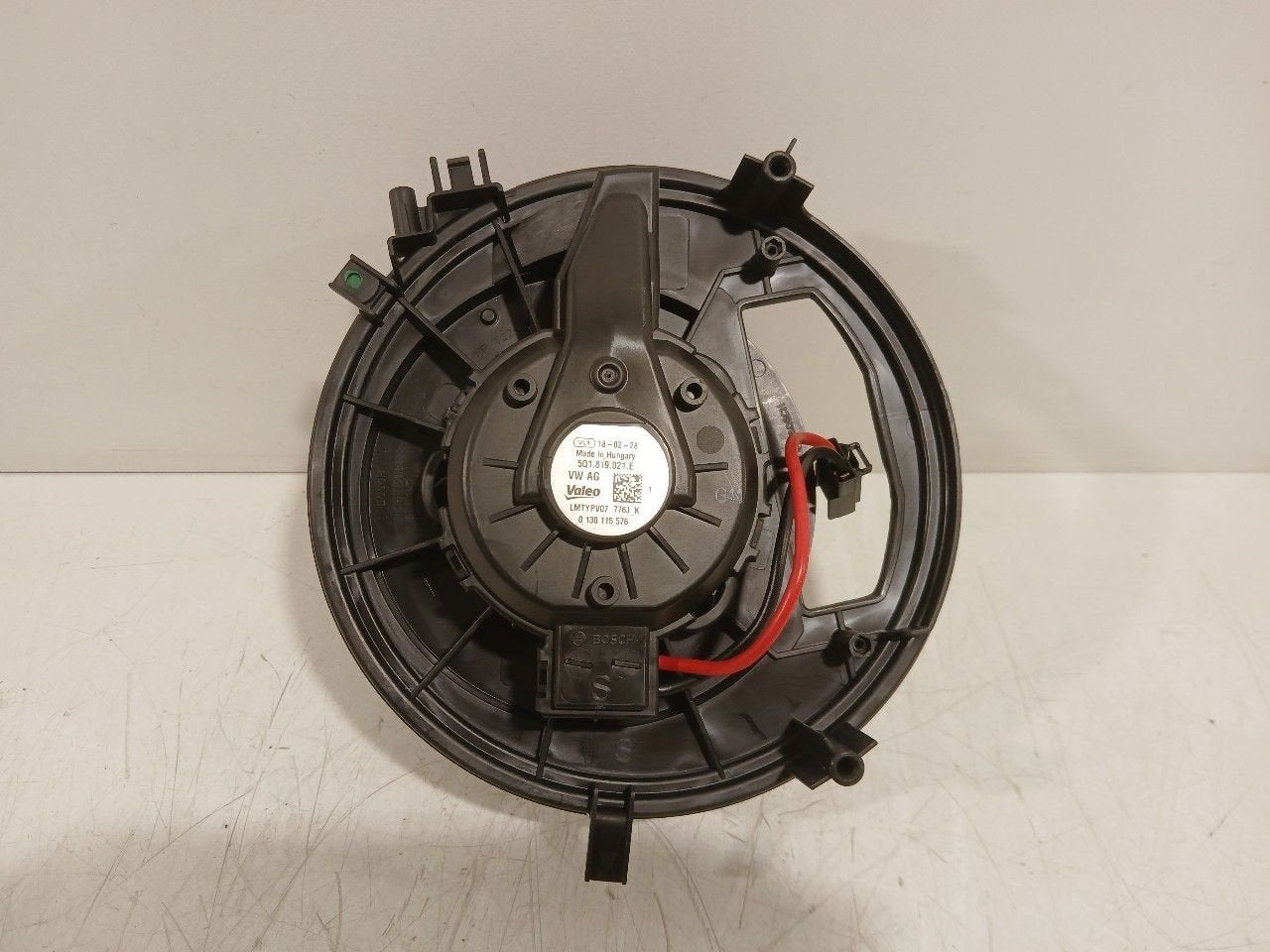 Kachel ventilator motor Volkswagen Golf, Onderdelen@venauto.nl, Van der Ven Autorecycling B.V., Gebruikt, Ettenseweg 76, 4706 PB Roosendaal, The Netherlands