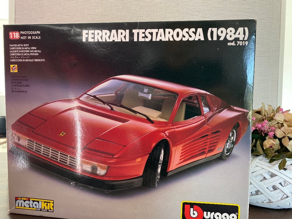 Kit Maquette Bburago 1/18 Ferrari Testarossa 1984 - Rouge, Enlèvement, Comme neuf, Garçon ou Fille