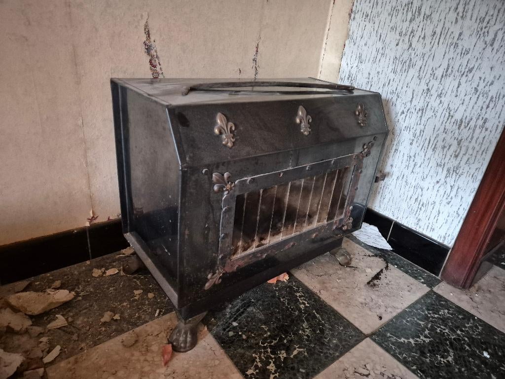 Antieke stoof / kachel, Huis en Inrichting, Kachels, Ophalen, Gebruikt, Houtkachel, Vrijstaand