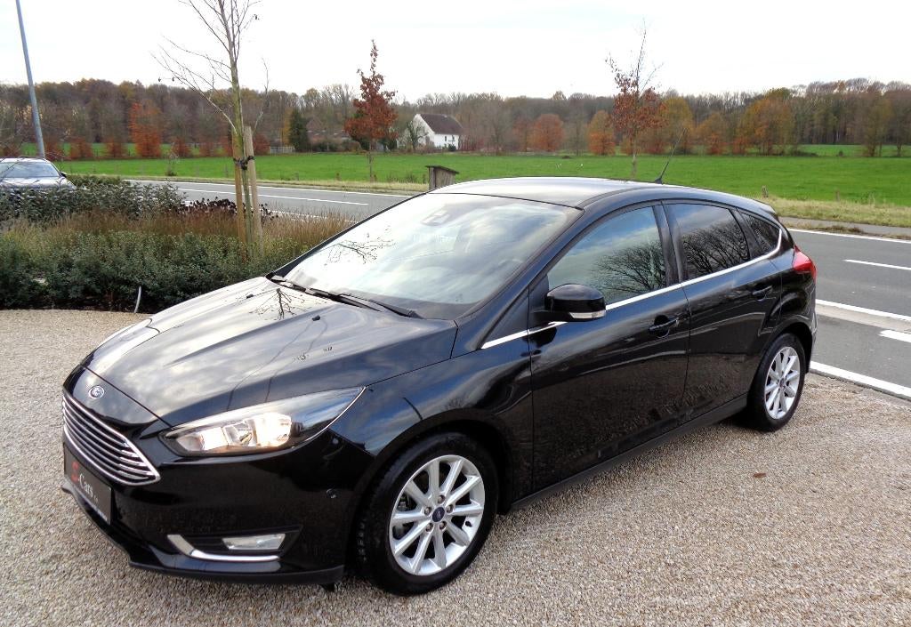 Ford Focus 1.0 Ecoboost / 125Pk / Sensoren / Navi / Garantie, Auto's, 4 deurs, Stof, 1280 kg, Zwart