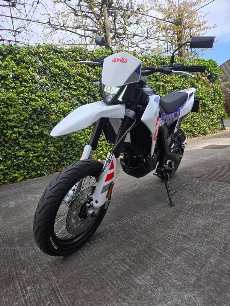 Aprillia SX 125 CC  2025( Als Nieuw ) GERESERVEERD  !!, Motoren, Particulier, Nieuw