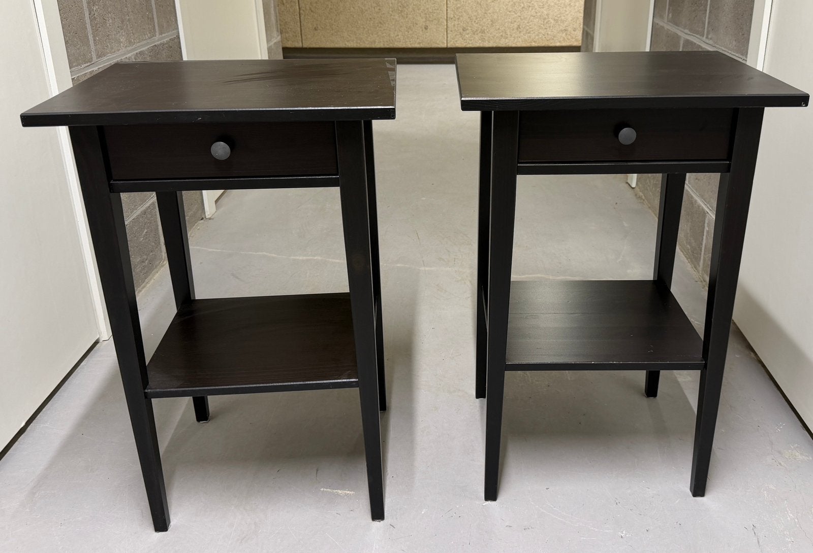 2 Ikea Hemnes Side Tables, Enlèvement, Utilisé, Bois