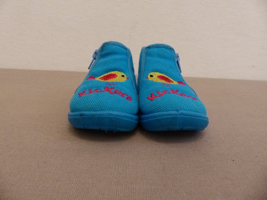 Kickers blauwe pantoffels - meisje - maat 20, Slofjes, Ophalen of Verzenden, Zo goed als nieuw, Meisje