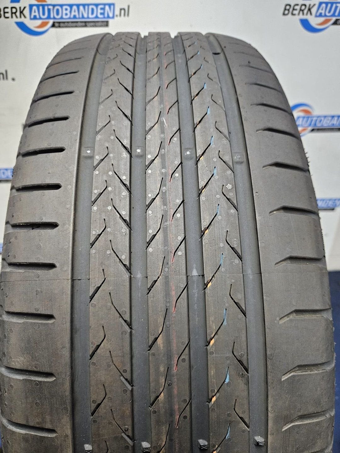 2x Continental Ecocontact 6Q (DEMO) 235/45 R21 101H 235/45/2, Auto-onderdelen, Banden en Velgen, Gebruikt, -, -, 235 mm