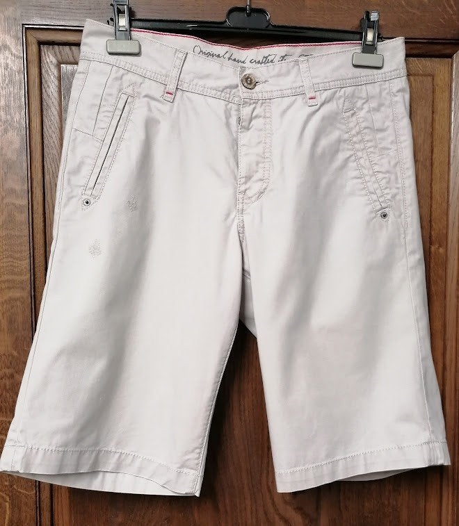 Gebroken witte bermuda van EDC by Esprit, 31, Kleding | Heren, Ophalen of Verzenden, Zo goed als nieuw