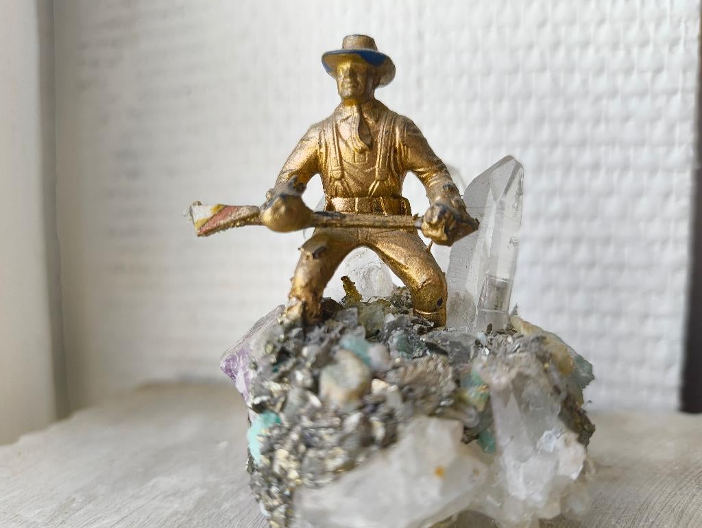 Mijnwerker beeldje op mineral basis, Verzamelen, Ophalen, Mineraal