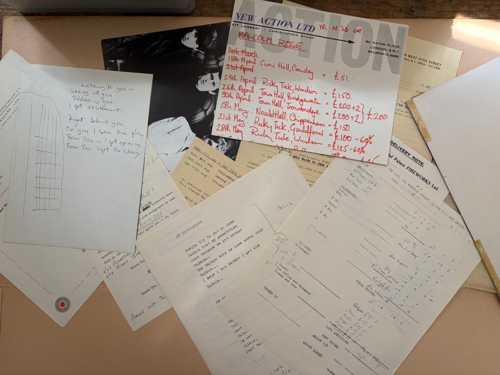 THE CLASH COLLECTOR VINYLPLAAT 33 t+ 12 papierverzamelaars, Gebruikt, Inclusief poster, Ophalen of Verzenden, 1970 - 1979
