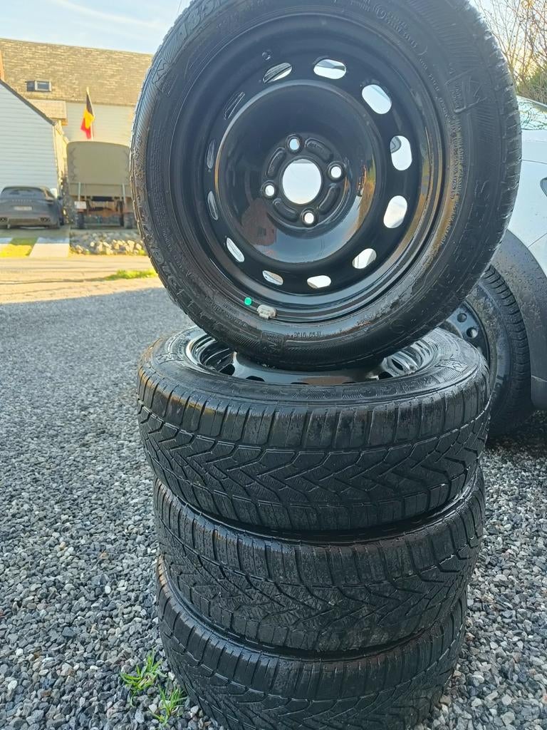 Pneus hiver sur jantes. FORD, Autos : Pièces & Accessoires, Enlèvement, Pneus hiver, Pneu(s)