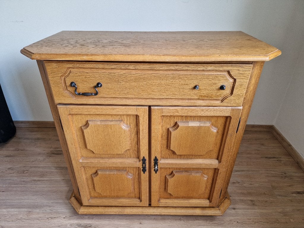 Dressoir, rustiek, massief eik, Ophalen, Gebruikt, Met deur(en), Eikenhout