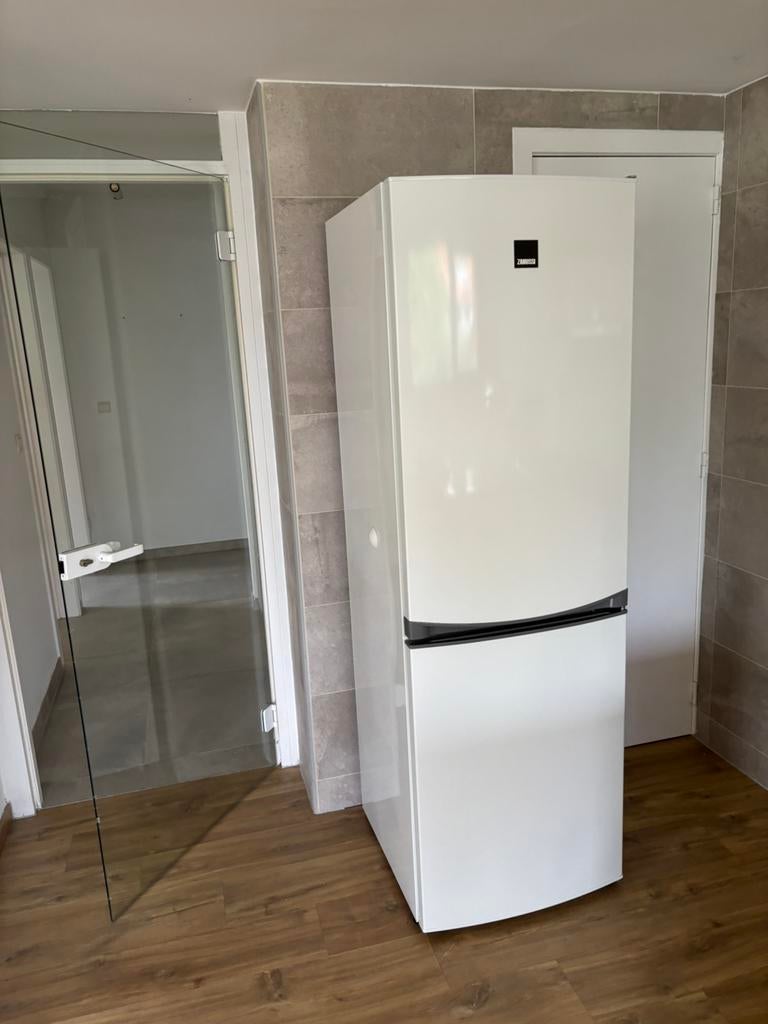 Zanussi koelkast diepvriezer, Elektronische apparatuur, Koelkasten en IJskasten, Ophalen, Zo goed als nieuw