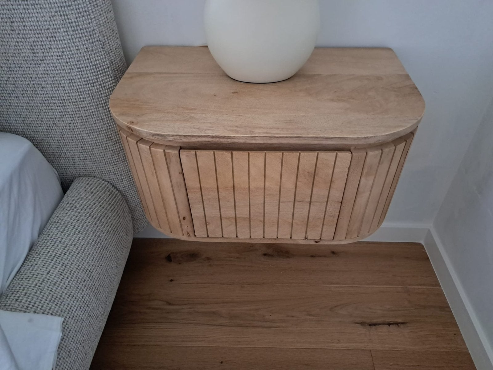 2 splinternieuwe nachtkastjes, Ophalen, Nieuw