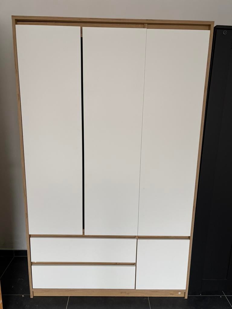 Kleding kast zeer goede staat  BILLUND 119x193, Huis en Inrichting, Kasten | Kleerkasten, Ophalen, Zo goed als nieuw