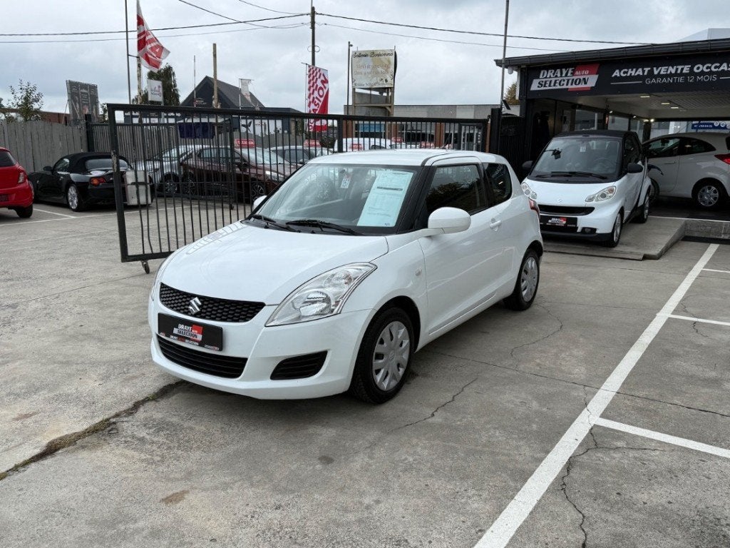 Suzuki Swift, Auto's, Voorwielaandrijving, 4 cilinders, https://public.car-pass.be/vhr/c9bdccef-2445-41d5-87be-24db75826a38, Leder