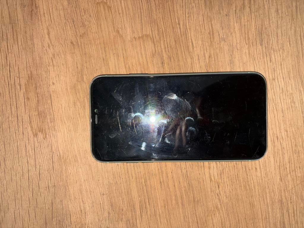 Iphone 11 kapot, Telecommunicatie, Mobiele telefoons | Samsung, Ophalen of Verzenden, Zo goed als nieuw