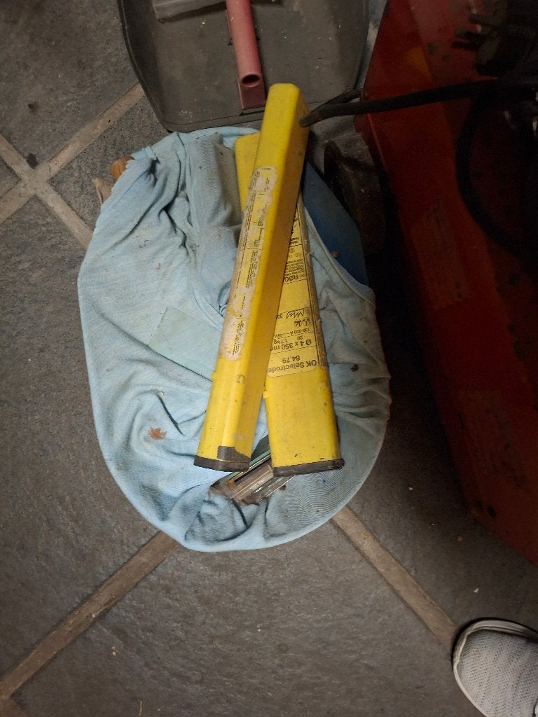 70 € à discuter  Ancien poste à souder à l’arc Hilti, Ophalen, Gebruikt