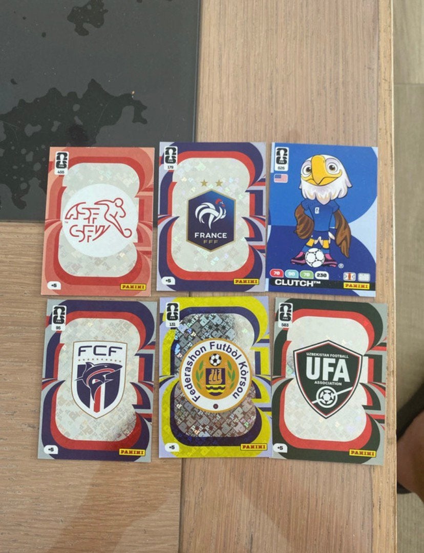 Cartes Panini Coupe du Monde Nations et Mascotte, Hobby & Loisirs créatifs, Enlèvement, Neuf, Plusieurs cartes
