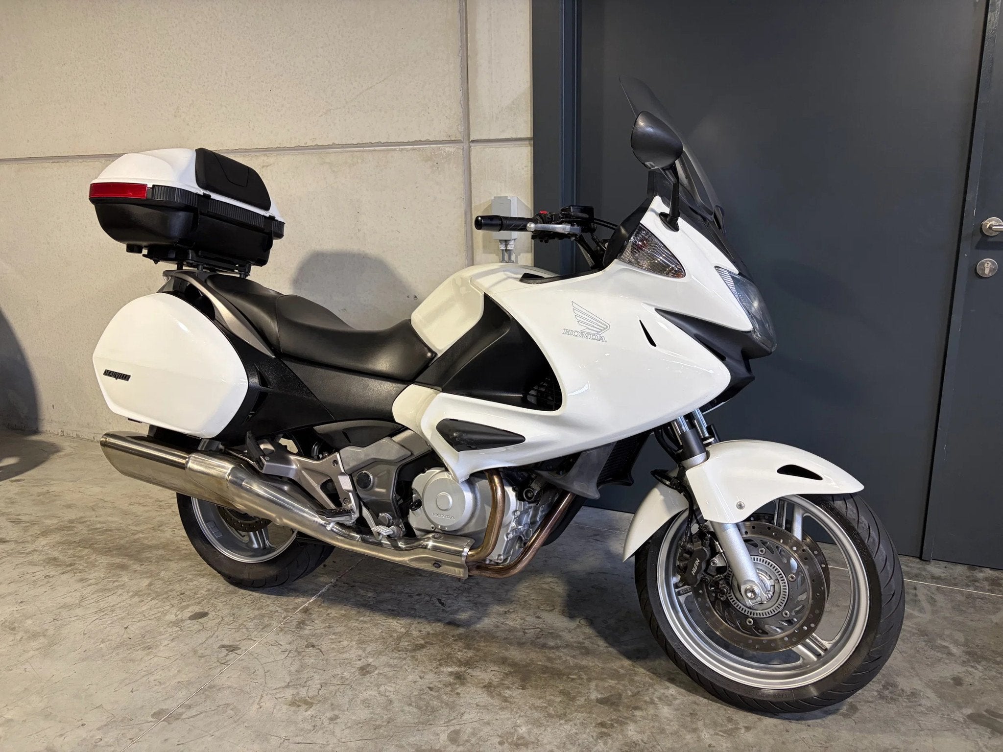 Honda Deauville 700 met topcase (btw moto), Tourisme, Entreprise, Plus de 35 kW, 700 cm³