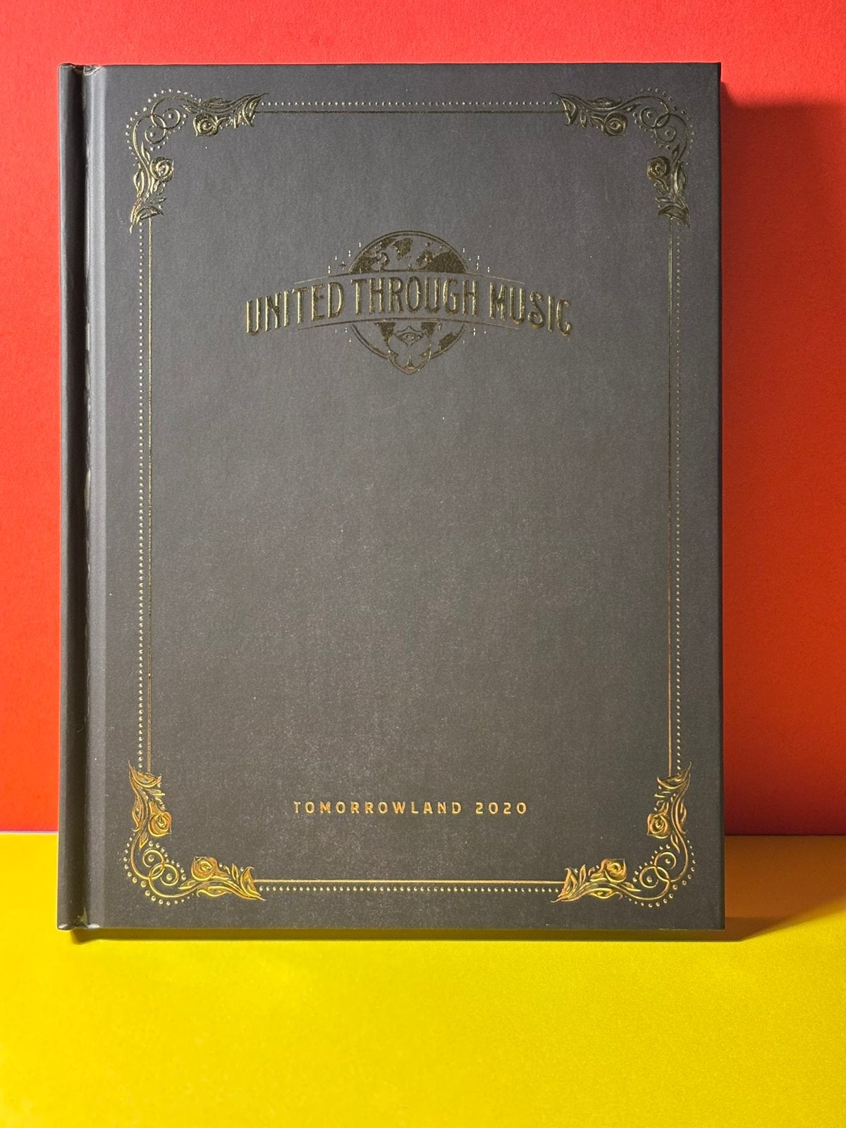 Tomorrowland 2020 / 3cd boek nieuwstaat, CD & DVD, Envoi