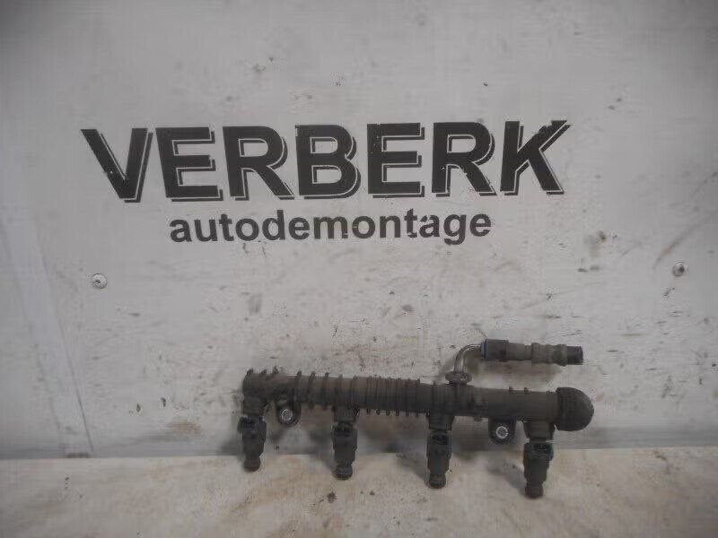 INJECTIEGALERIJ Opel Corsa C (F08 / 68) (0280151076), Robert Bosch AG, Gebruikt, Opel, Ophalen of Verzenden