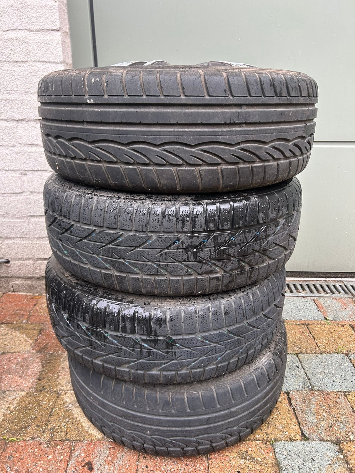 Le lot de 4 roues en 185/55 R15 (marque dunlop), 15 pouces, Pneus et Jantes, Pneus hiver, Véhicule utilitaire