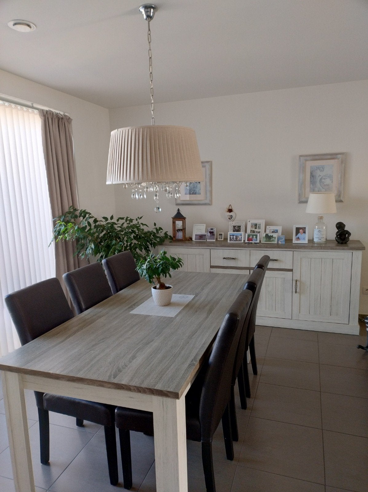 kast en tafel, Ophalen