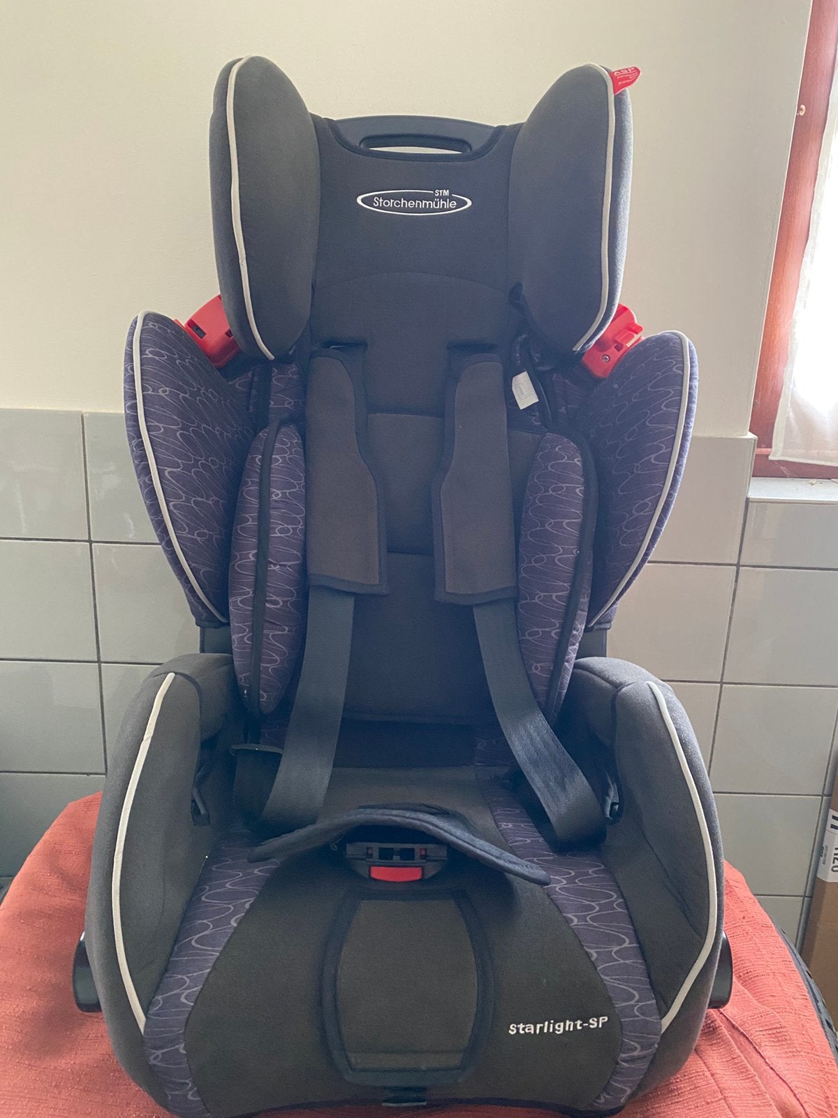Autostoel, Kinderen en Baby's, Autostoeltjes, Autogordel of Isofix, 22 t/m 36 kg, Zijbescherming, Zo goed als nieuw