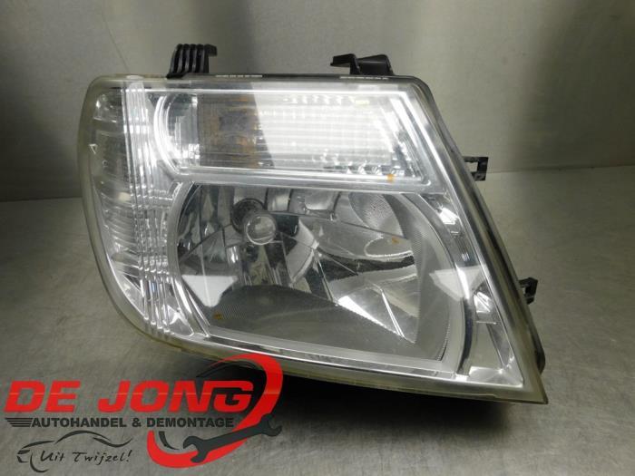 Koplamp rechts van een Nissan Navara, Gebruikt, -, -, Ophalen of Verzenden