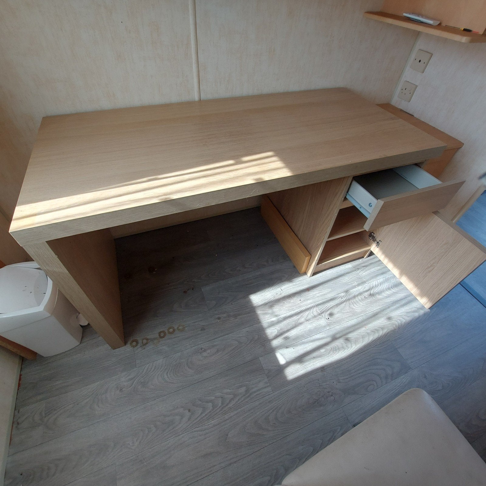Bureau, Ophalen
