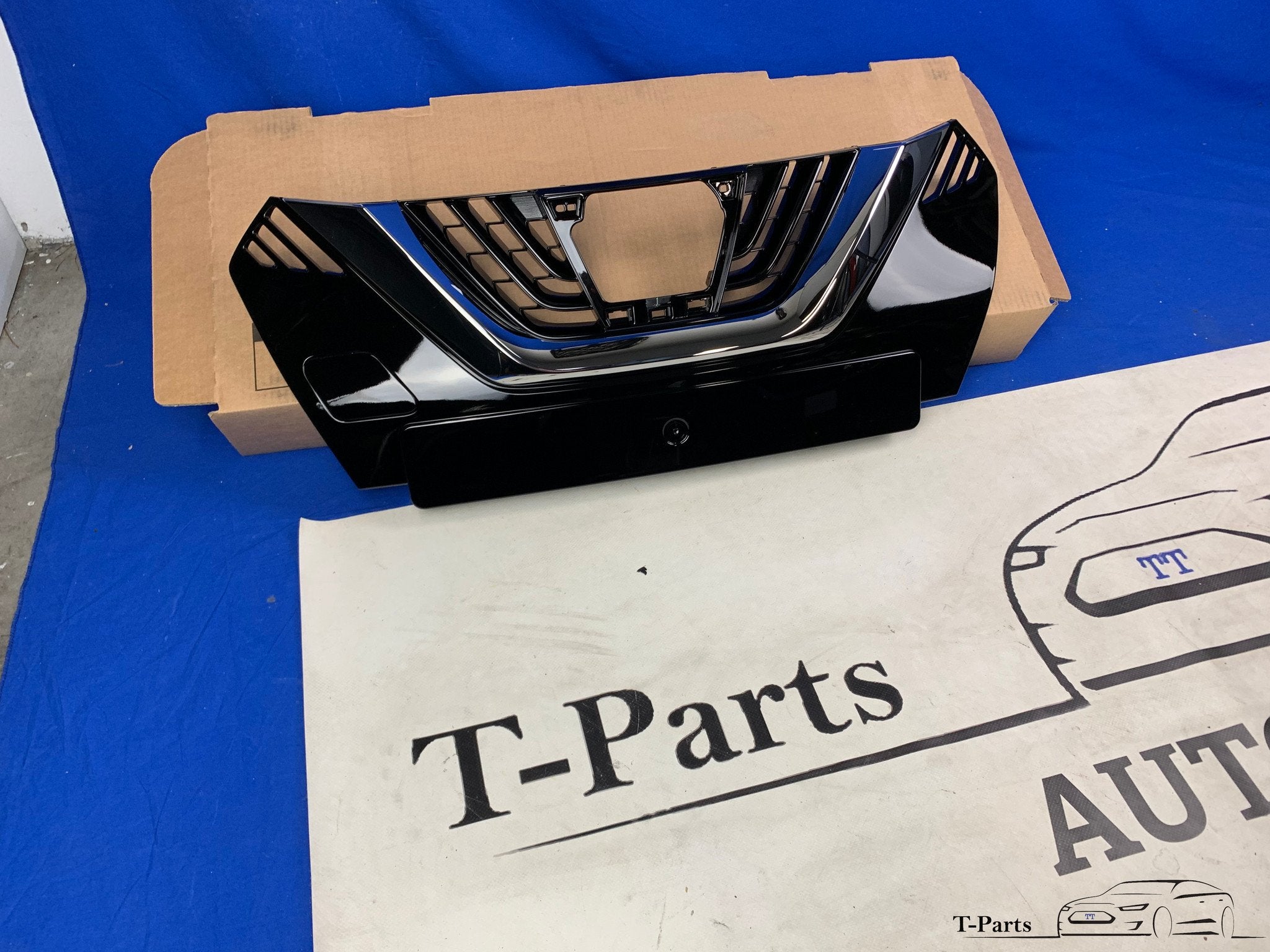 Calandre Nissan Micra K14 NOUVELLE calandre pare-chocs avant, Nissan Motor Co., Ltd., Takashima 1-chome 1-1
220-8686  Yokohama