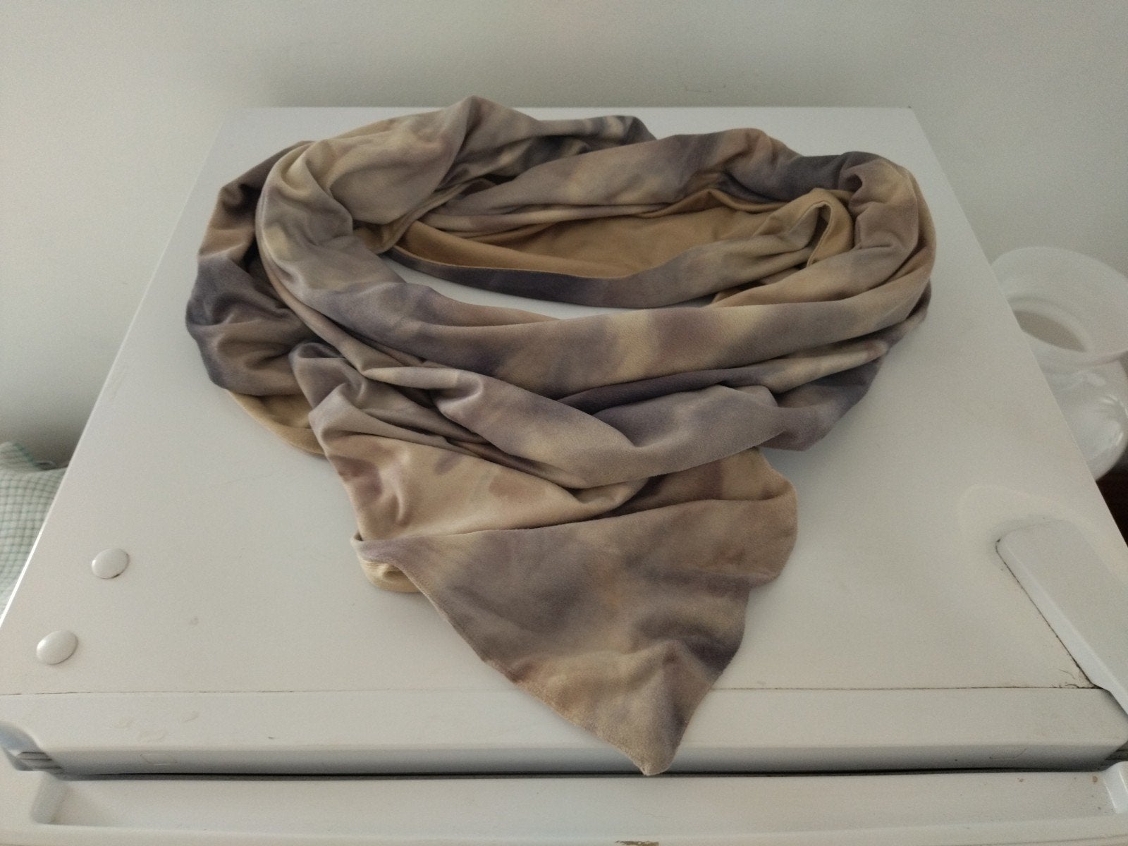 Grand foulard écharpe triangulaire double face Fait main, Fait main, Enlèvement ou Envoi, Neuf, Écharpe