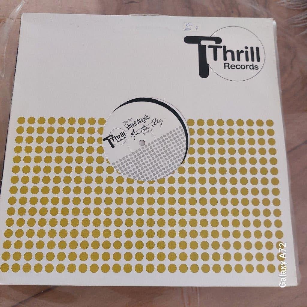 street angels another day 12 inch maxi, CD & DVD, Vinyles | Dance & House, 12 pouces, House, Enlèvement ou Envoi, Utilisé