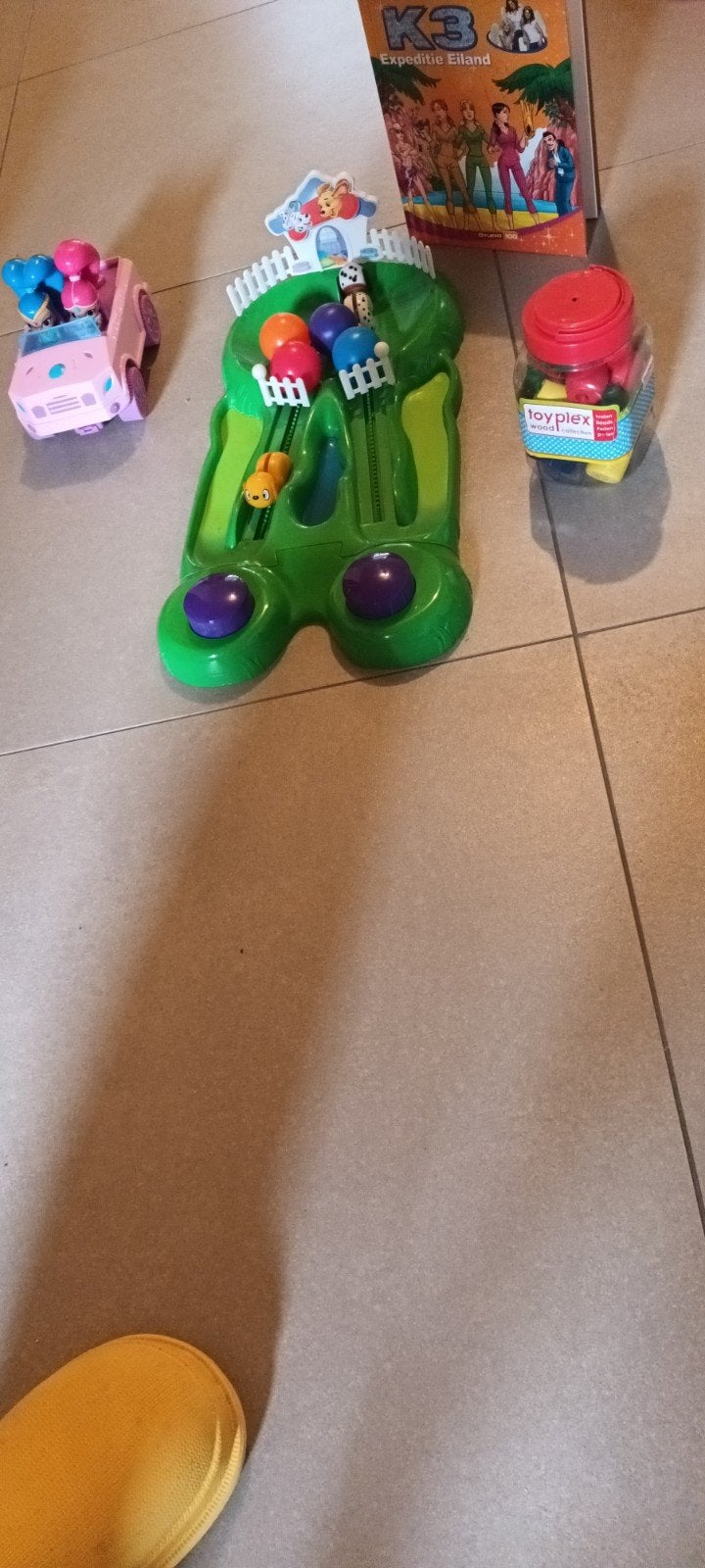 Peuter speelgoed, Ophalen