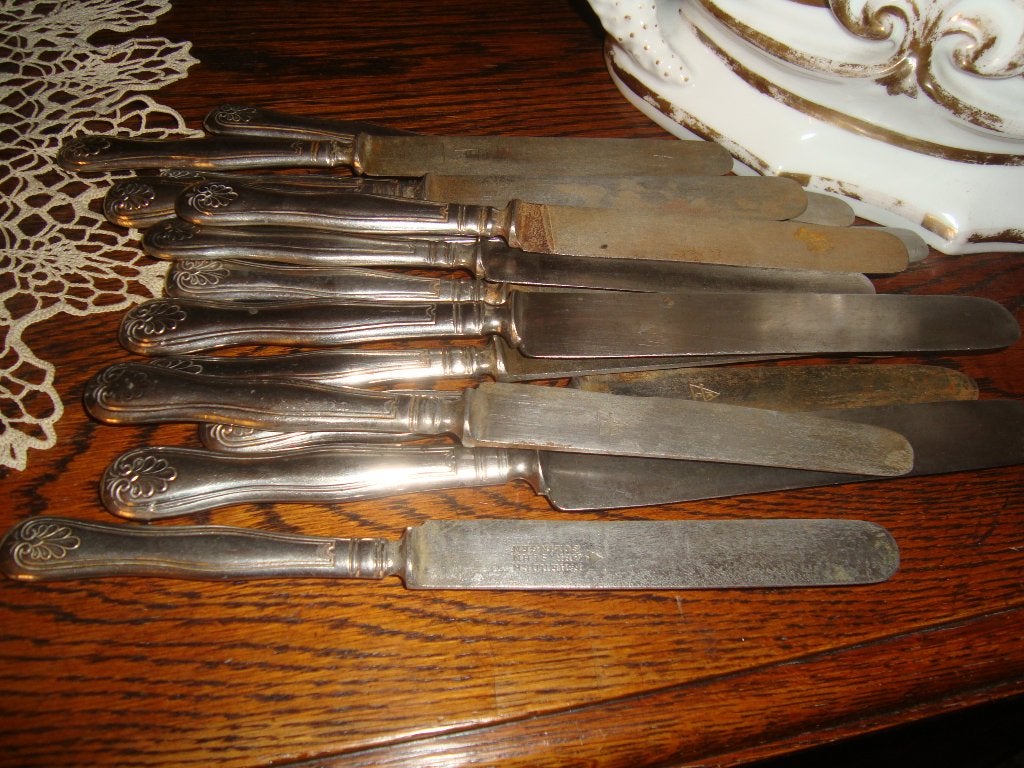 Ensemble de couteaux à manches en métal argenté., Antiquités & Art, Enlèvement