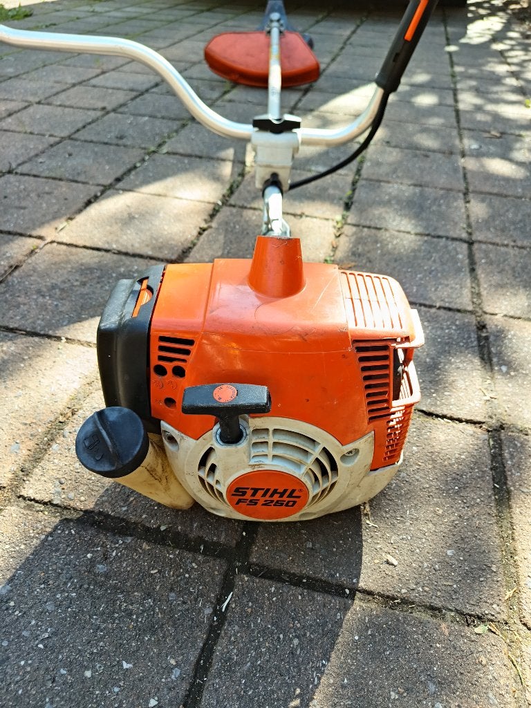 Stihl bosmaaier FS250, Ophalen, Benzine, Gebruikt, Sthil