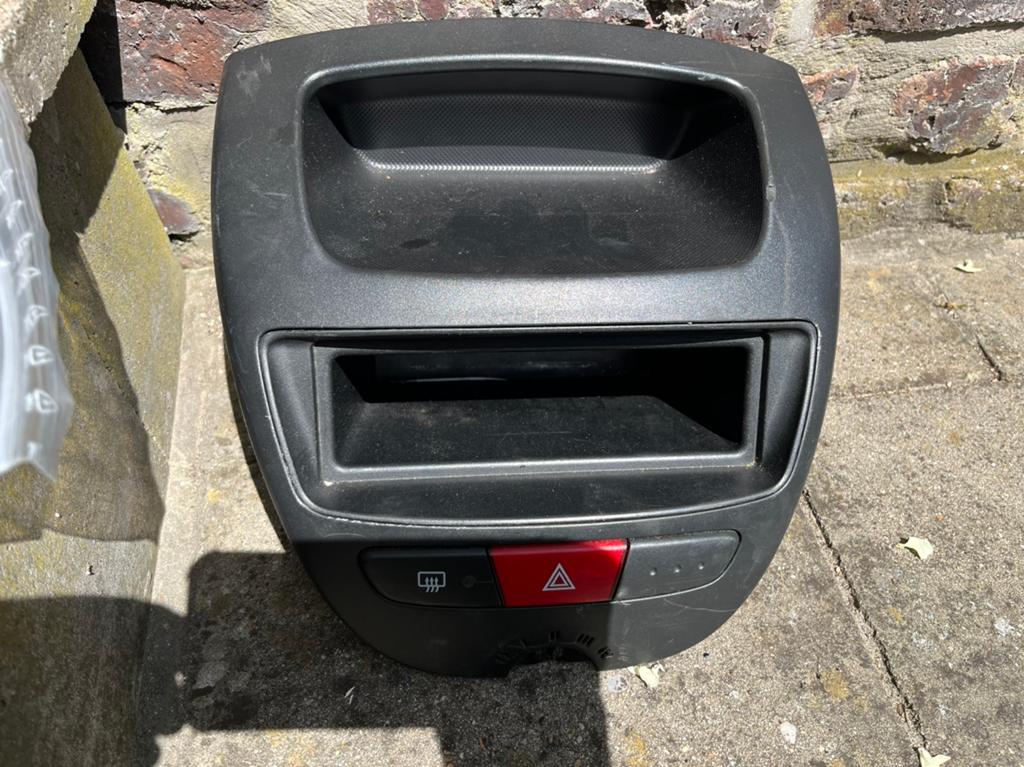 Peugeot 107 dashboard, Ophalen, Gebruikt, Peugeot