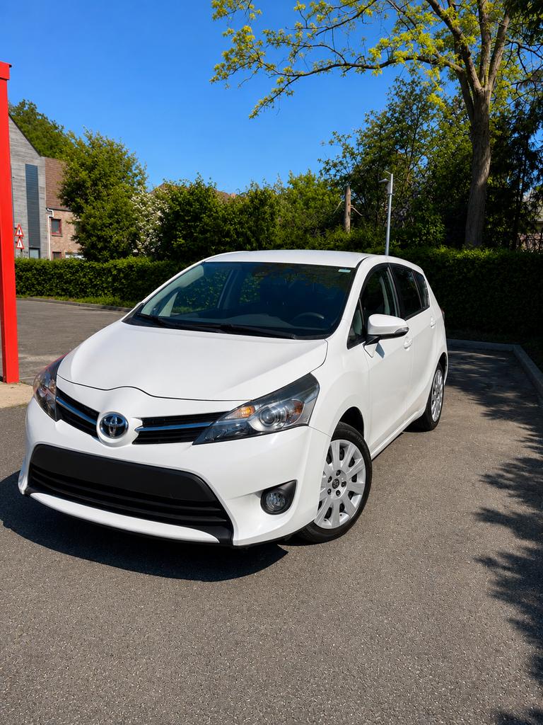 Toyota Verso 1.6 Benzine Euro 6b | Nieuwe banden | Airco, Auto's, Toyota, Particulier, Verso, ABS, Adaptieve lichten, Airbags