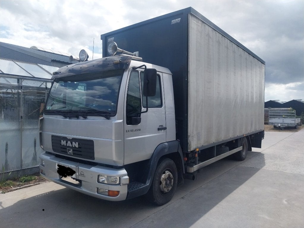 vrachtwagen, Autos, Camions, Argent ou Gris, Achat, Boîte manuelle, MAN