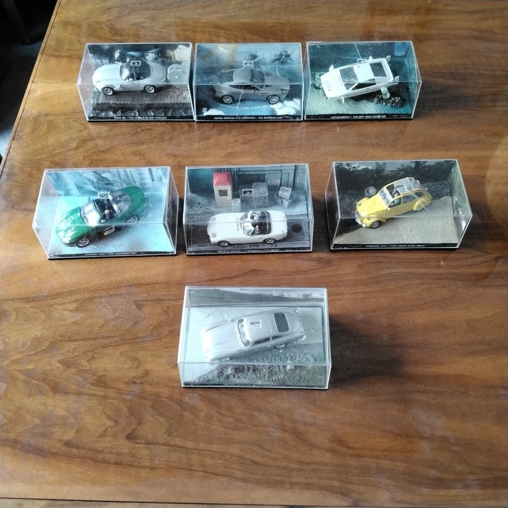 james bond   1/43, Hobby en Vrije tijd, Modelauto's | 1:43, Ophalen, Auto