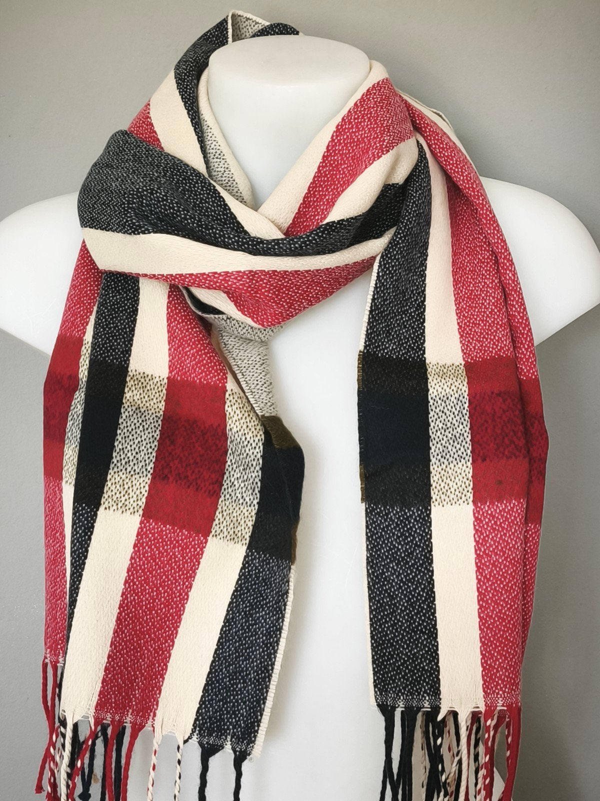 Écharpe à franges, Kleding | Dames, Mutsen, Sjaals en Handschoenen, Nieuw, Sjaal, Ophalen of Verzenden