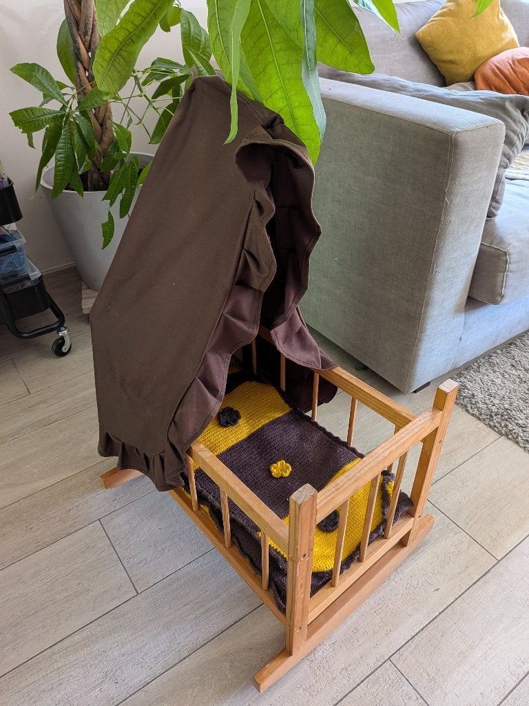 houten poppenwiegje, Ophalen, Gebruikt, Babypop