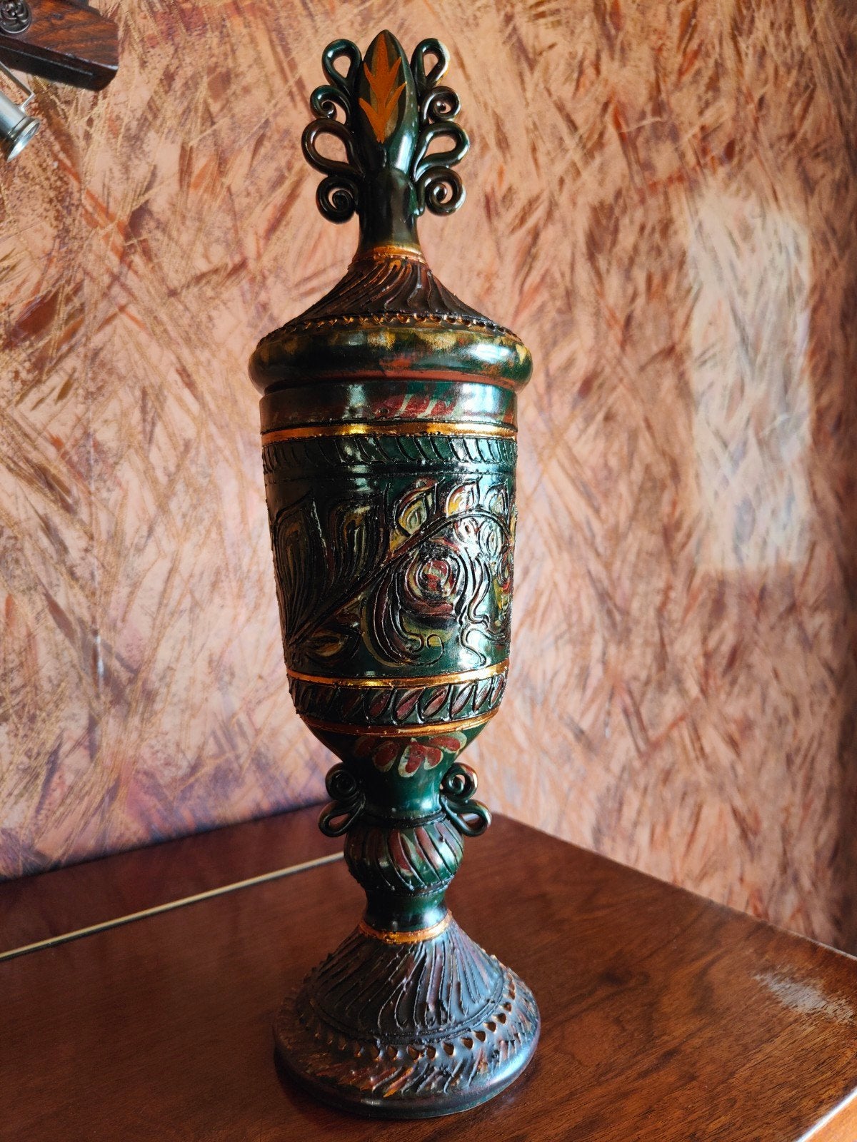 Vase couvert en céramique de Louis Waem, Enlèvement