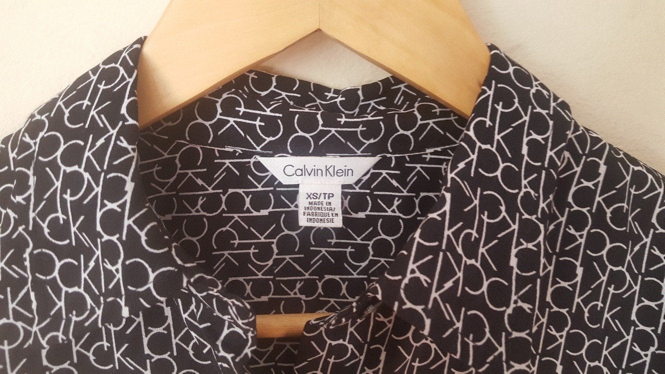Calvin Klein (taille XS) jamais porté

Très joli, élégant, Enlèvement ou Envoi, Taille 34 (XS) ou plus petite