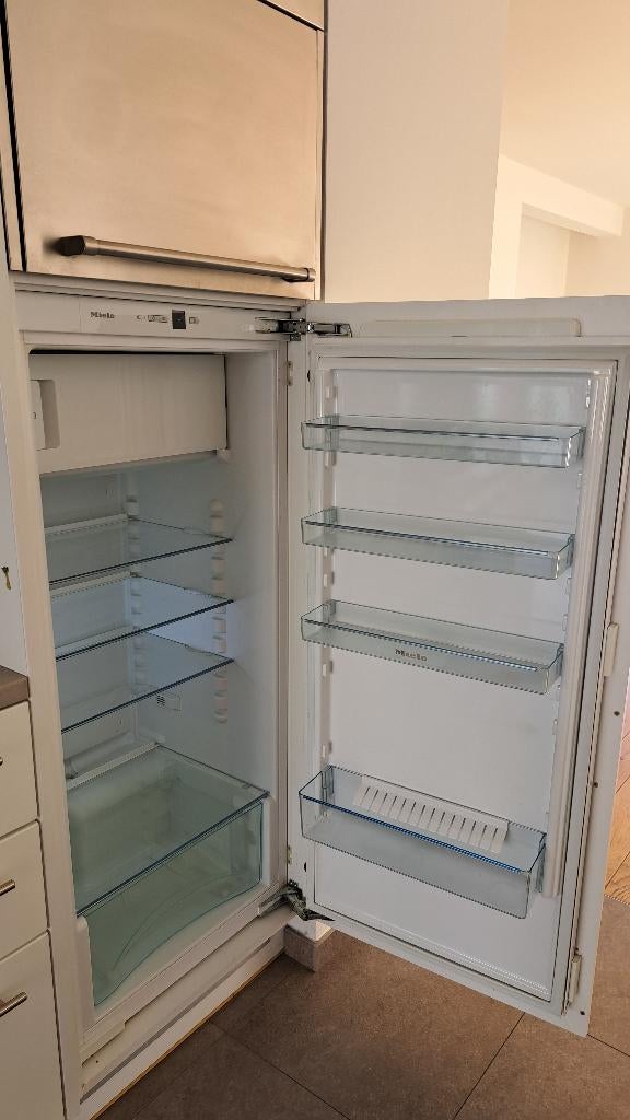 Koelkast MIELE (inbouw), Elektronische apparatuur, Koelkasten en IJskasten, Gebruikt, Met vriesvak, 120 tot 140 cm, 45 tot 60 cm